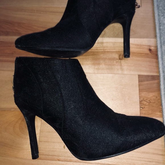 Cutest booties ever! - Picture 2 of 4